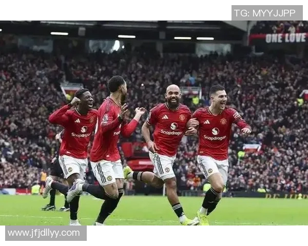 曼联vs劲敌对决展现足球魅力球迷期待激情四溢的比赛盛宴